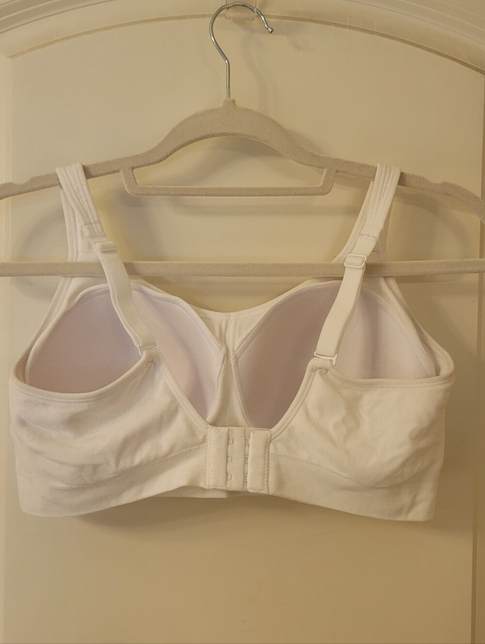 Pair of Underoutfit Bras Size XL - Picture 9 of 9